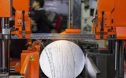 随县立式金属带锯床切削出现跑带故障解决方法！